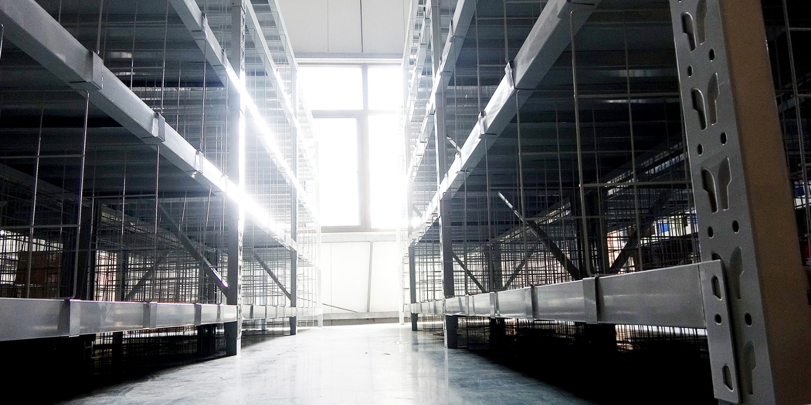 <b>中型仓储货架如何挑选才适合自己</b>