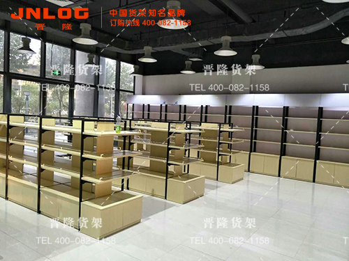 <b>晋隆货架为大型休闲食品专卖店定制货架</b>