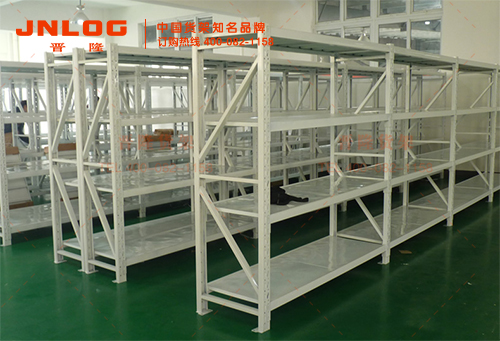 <b>直击晋隆货架中型仓储货架安装现场</b>