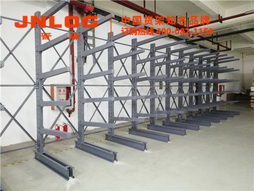 <b>晋隆重型悬臂式货架：静电喷塑 组装方便</b>