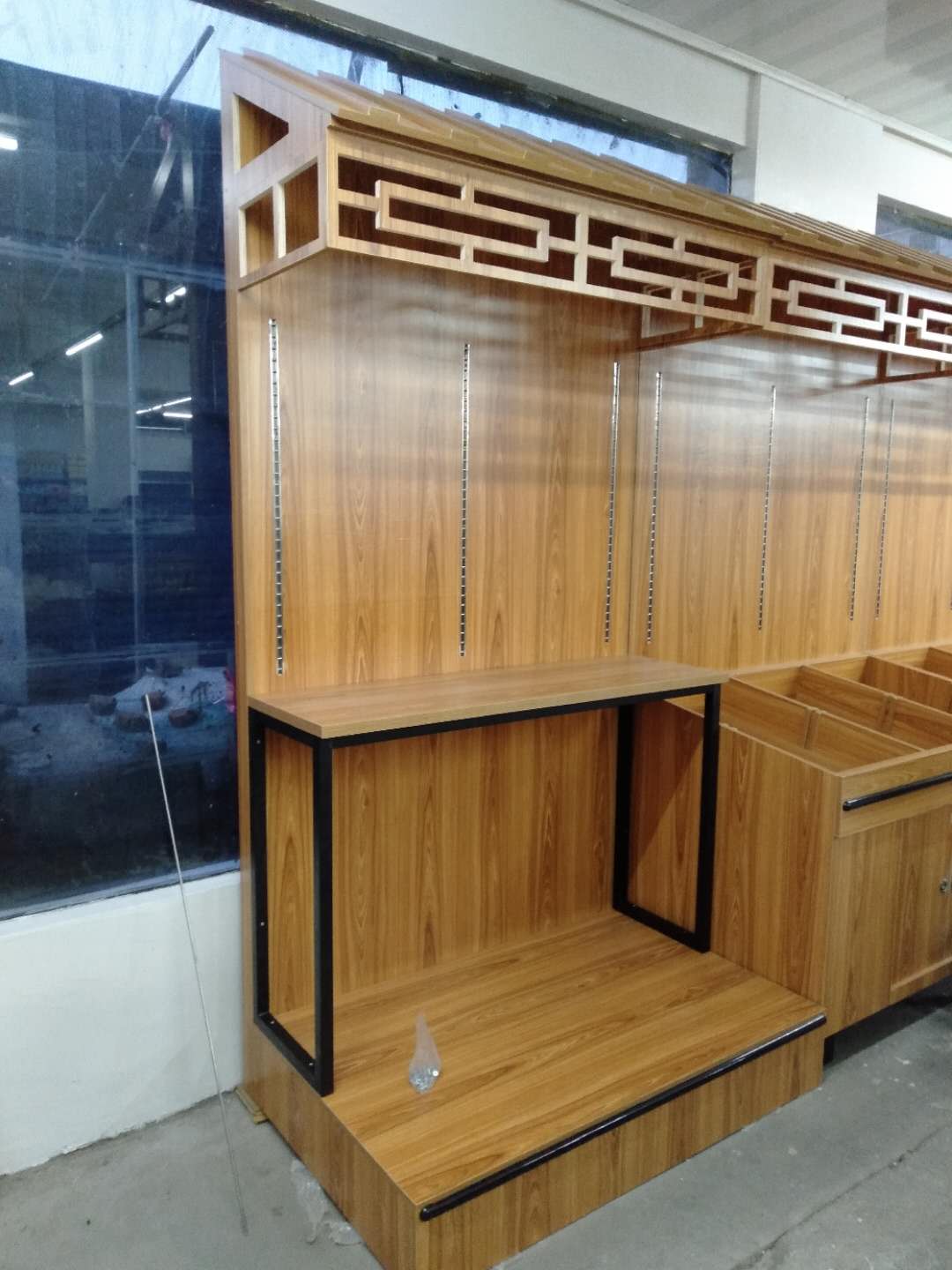 <b>全箱式无货架立体仓库的货位分配策略研究</b>