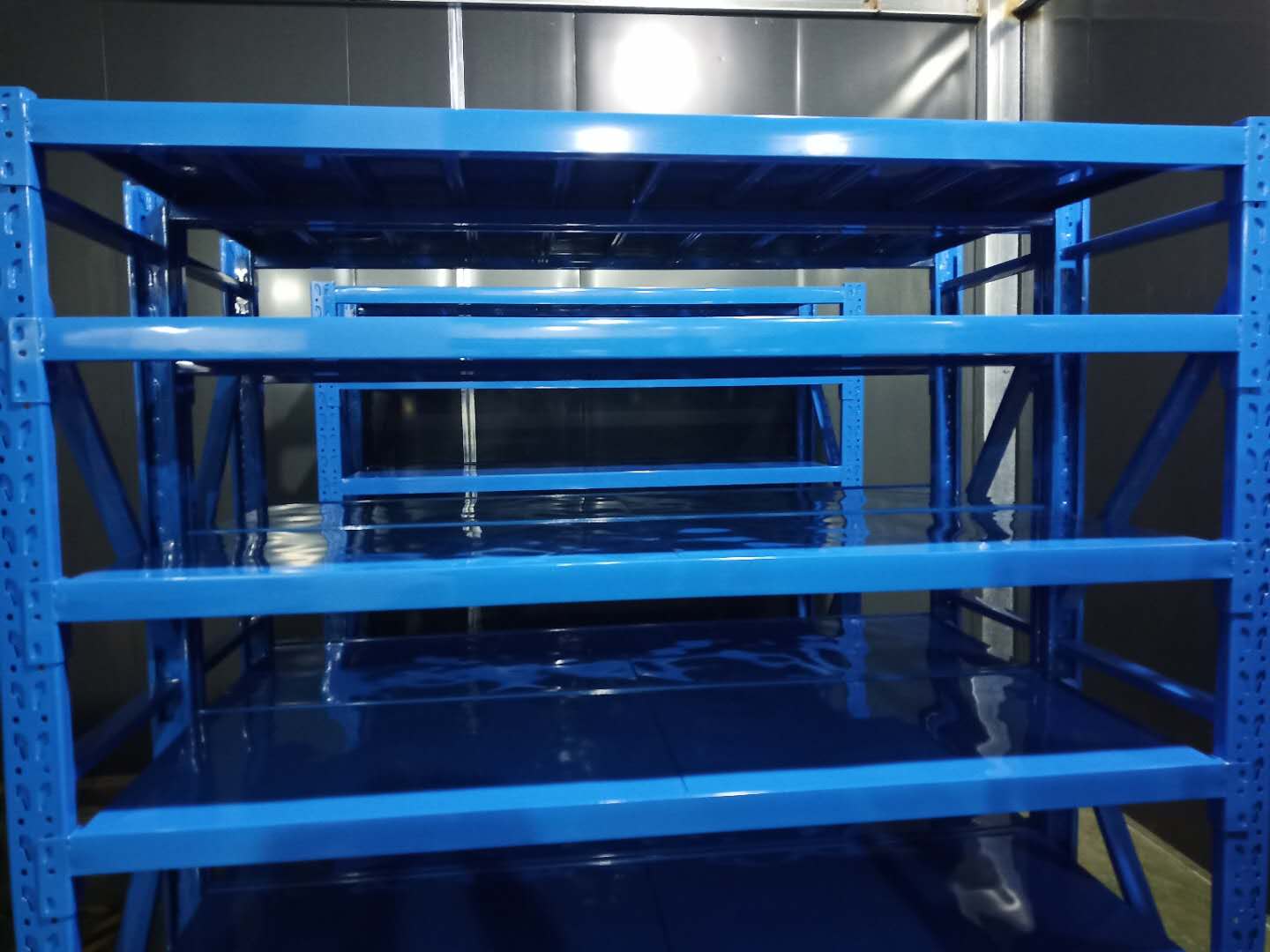 <b>静电喷涂在仓储货架中有哪些要求？</b>