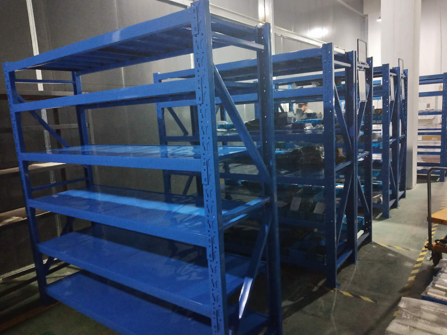 <b>二手货架丨仓储货架是否防潮防湿？</b>