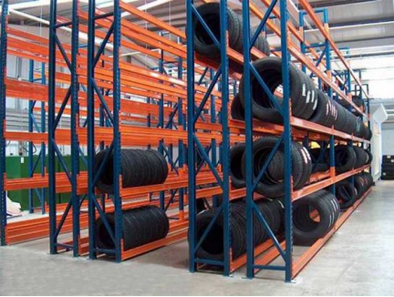 轮胎货架